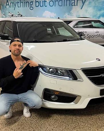 Philip Salonen with the world’s only Saab 9-5NG Turbo6 Hirsch — the original Hirsch Performance test and poster car, now part of the Mannes Bilservice showroom collection in Sölvesborg.