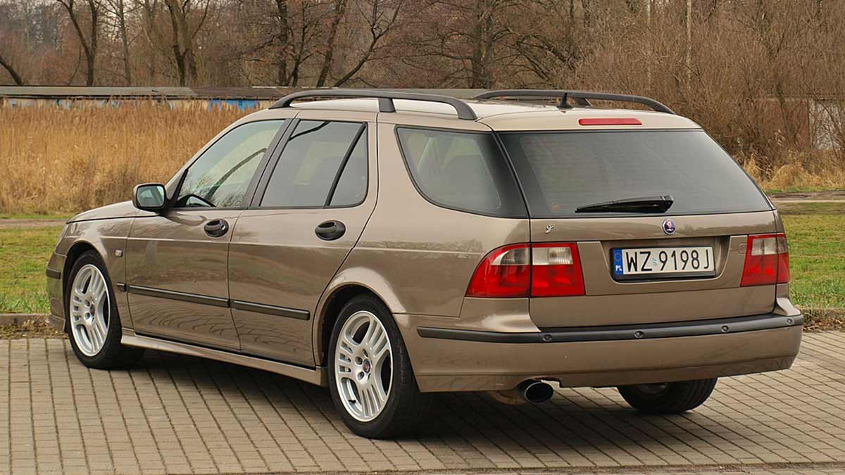 Pristine Perfection: The Saab 9-5 Hirsch Troll R, Exuding Exceptional Preservation and Timeless Swedish Design from Every Angle