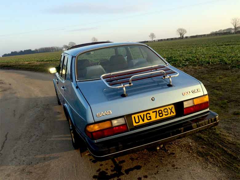 One and only - Saab 900 GOLD Special Edition