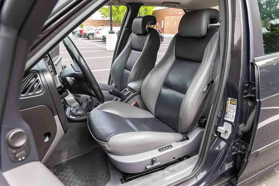 The $8,900 Time Capsule: 2005 Saab 9-5 Aero 2.3T 5-Speed Auction Highlights 3 Two-tone black and gray leather sport seats with heating and power adjustment, a hallmark of this European-spec 2005 Saab 9-5 Aero 5-speed.