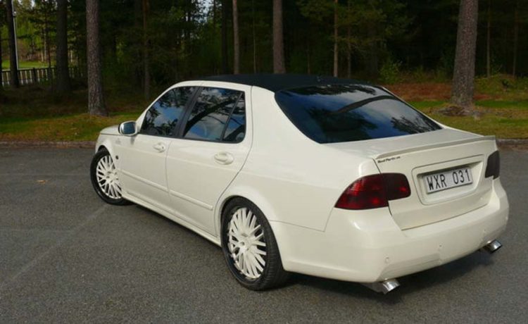 Superior Saab 9-5 2.3 Turbo ARC "Black and White" 2