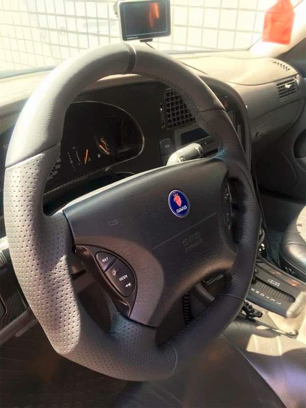 Custom steering wheels for Saab