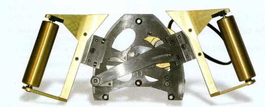 Saab Novanta: When Bertone Turned A Saab 9-5 Into A Rolling Drive-By-Wire Experiment 9 Internal mechanical structure of the SKF Guida drive-by-wire controller used in the Saab Novanta concept