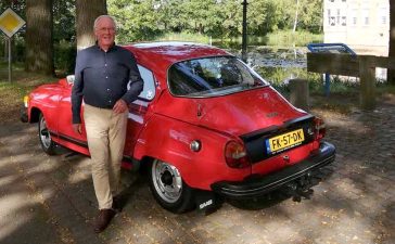 Kees van der Made with his fully restored 1979 Saab 96 — one of the final cars built, reborn as both a classic and a family treasure.