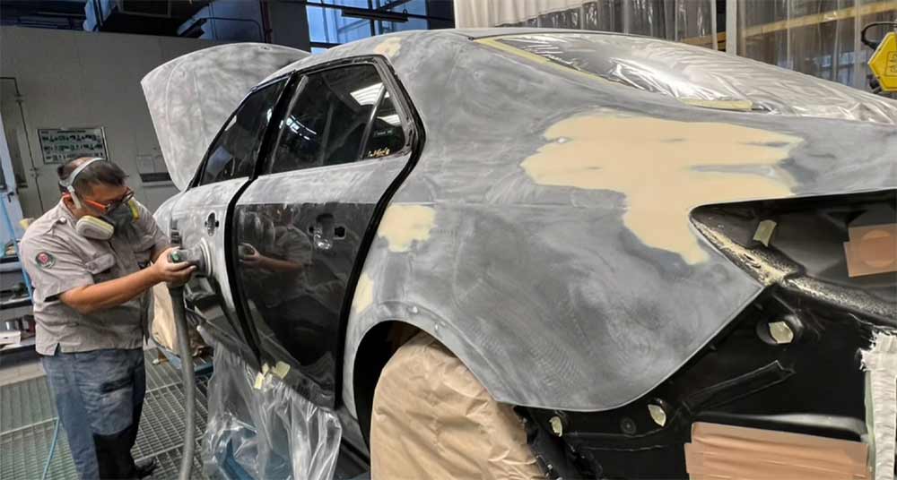 Preparation for painting a complete Saab 9-5ng, after a complete restoration