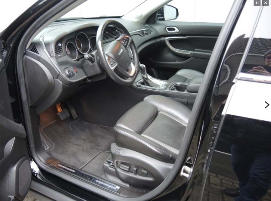 Saab 9-4x Aero: As you can see, the interior is impeccable, black and gives the impression of luxury