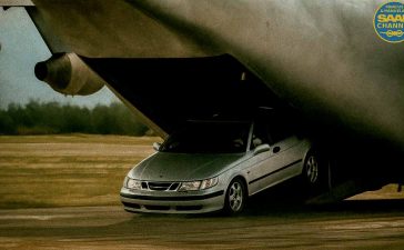 Palm Springs 1998: the Saab 9-5 makes a dramatic debut with an airplane stunt and Chuck Yeager on stage