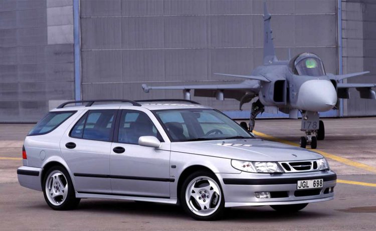Introducing the 1999 Station Wagon Version of the Saab 9-5 10 Saab 9-5 Sportcombi