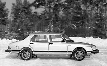 Saab 900 Finlandia