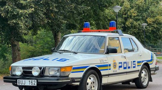 Saab 900 GLi Polis: A Timeless Icon of Law Enforcement Heritage