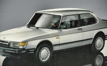 Capturing Elegance: The Saab 900 Silver Arrow in All Its Glory