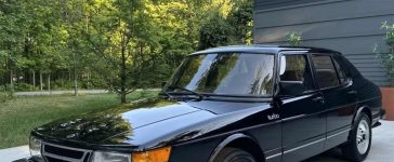 1985 Saab 900 Turbo sedan in black with rare Inca wheels and Sierra leather, a remarkably preserved flatnose now drawing strong bids on BaT.