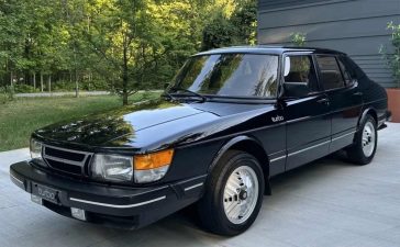 1985 Saab 900 Turbo sedan in black with rare Inca wheels and Sierra leather, a remarkably preserved flatnose now drawing strong bids on BaT.