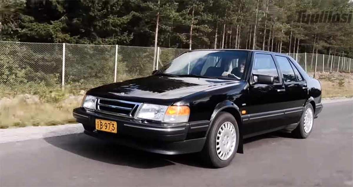 Saab 9000 V8: "Beneath the hood, the source of the captivating sound is revealed: the V8 engine