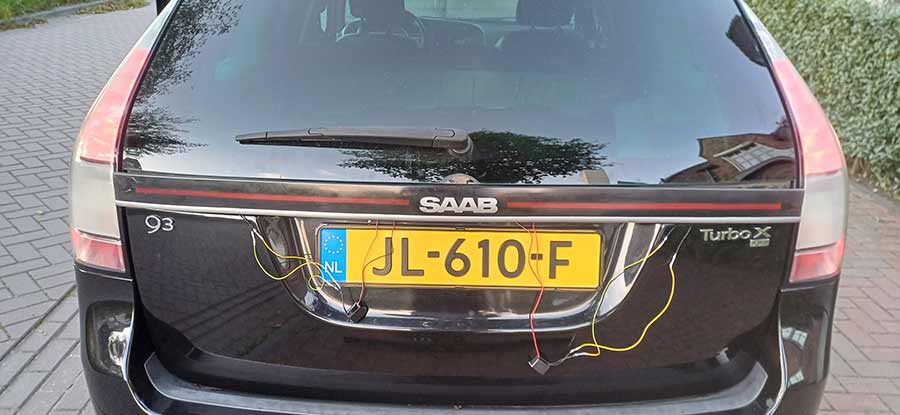 Saab 9-3 SportCombi LED Bar Prototype: KM-Tronics Asks For Your Feedback 3 Testing intensity: prototype LED bar responding to the eSID system during the day.