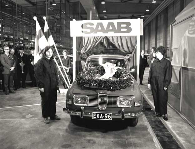 the first car - a Saab 96 - was completed at the Uusikaupunki car plant.