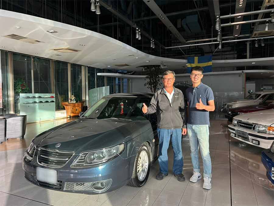 The restored Saab 9-5 returned to the Wu family at SAC’s Tucheng showroom after the full post-flood rebuild.