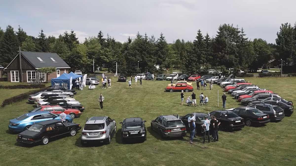 An Iconic SAAB Gathering: A Field of Dreams Filled with the Timeless Beauty of SAAB Automobiles