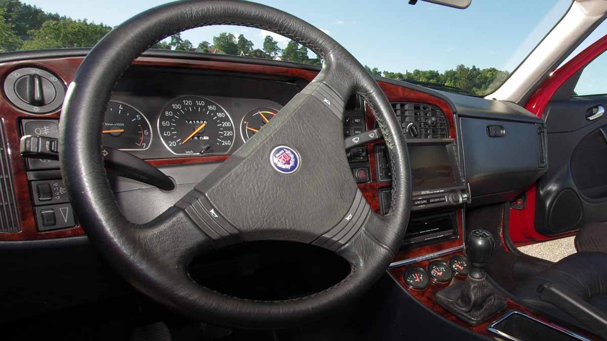 A Glimpse Inside: The Unique Interior Fusion of the 1997 Saab EX Prototype