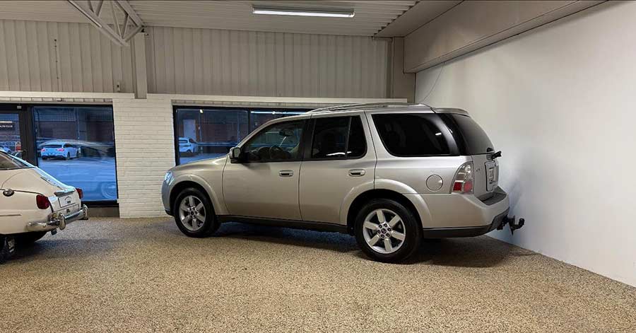 Saab 9-7X SUV in Mannes Bilservice Saab showroom in Sölvesborg