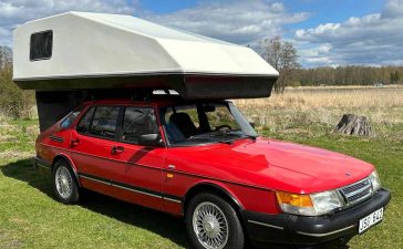 This rare SAAB 900S Toppola — 1992, a classic Saab 900 with Toppola camper upgrade, is a unique opportunity for motor and outdoor enthusiasts. With a starting bid of SEK 120,000-140,000, it's a piece of Swedish motor and camping history.