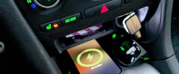 Upgrade your Saab 9-3 with the Wireless QI Charger for seamless modernization."