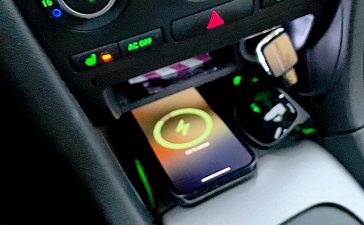 Upgrade your Saab 9-3 with the Wireless QI Charger for seamless modernization."