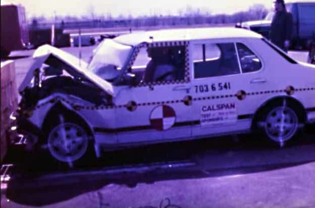 1982 Saab 900 crash test
