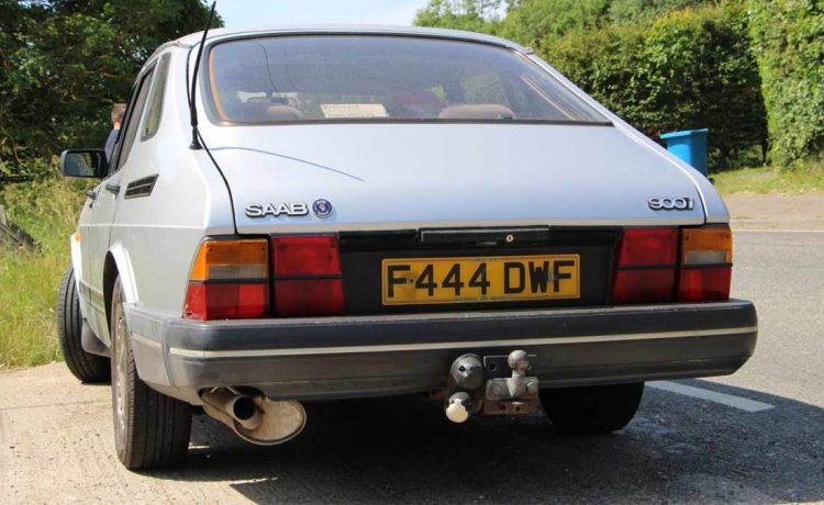 1988 Saab 900i Project: A Classic Awaits Revival in Kent for Just £750 - Your Next Restoration Adventure