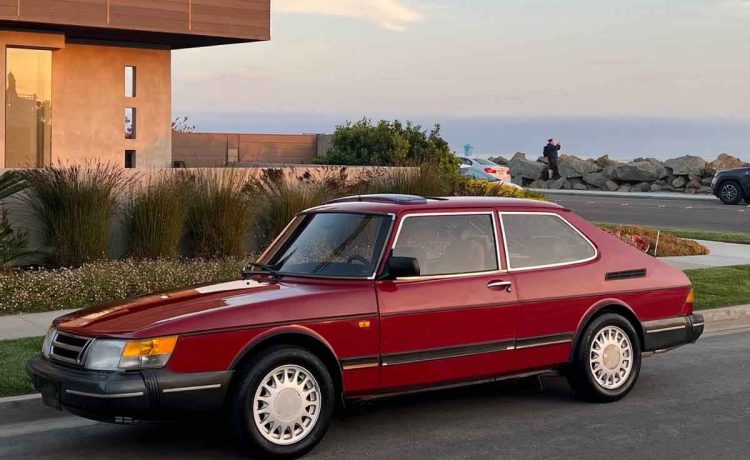 Impeccably preserved exterior of the 1987 Saab 900S 16V - A testament to timeless style and meticulous care