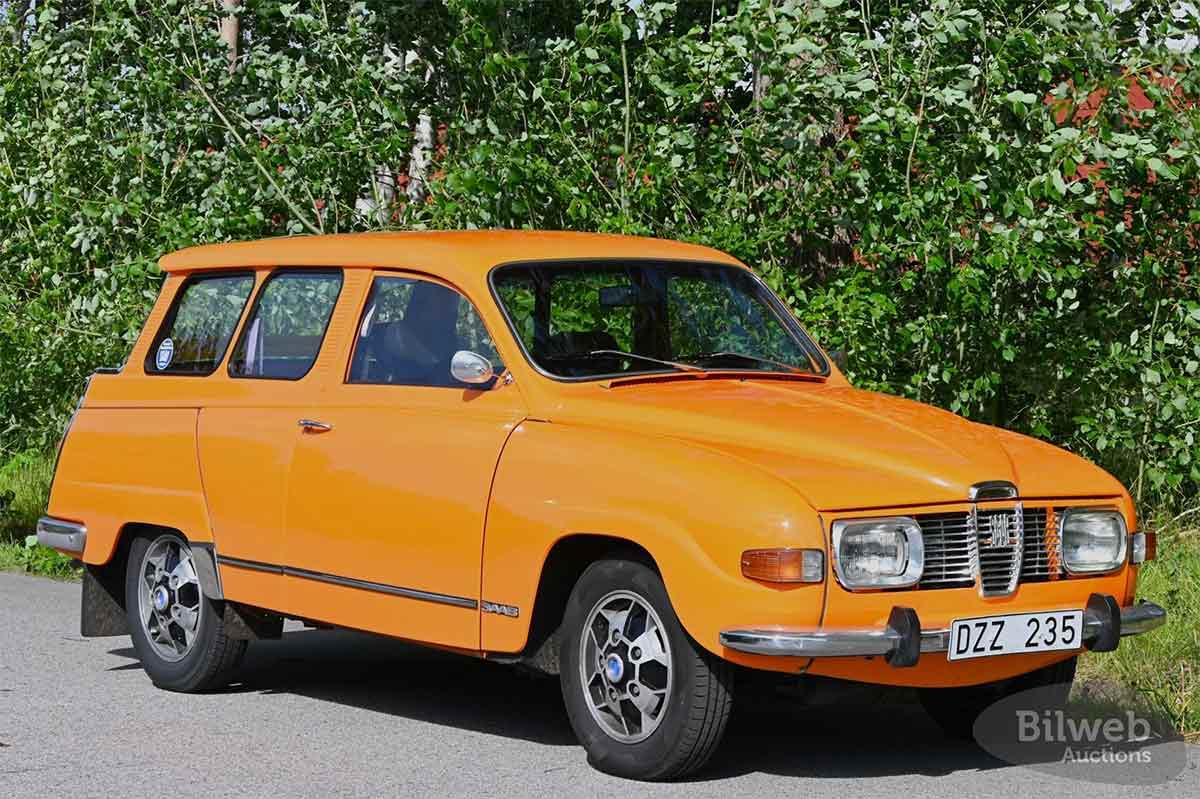 Jörgen Nilsson’s meticulously restored 1974 Saab 95 V4 Kombi — one of three standout Saabs crossing the Bilweb Auctions block in July 2025.