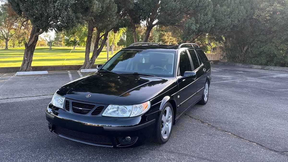 With just 16 examples built in this spec, this 2004 Saab 9-5 Aero Wagon in black over two-tone leather is a rare glimpse into Saab’s late-era peak performance design.
