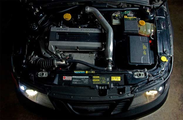 Saab 9-5 engine bay
