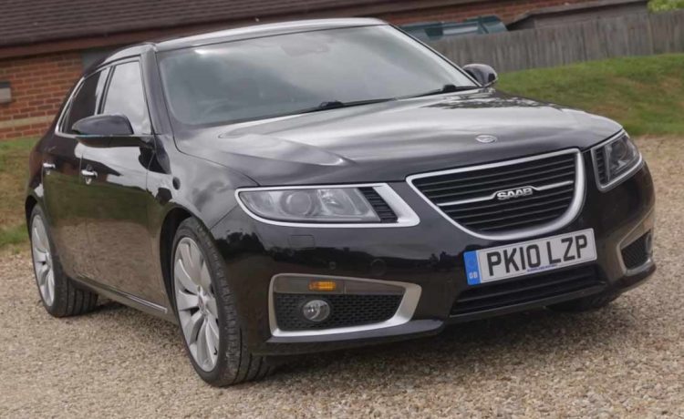 2010 Saab 9-5NG Aero sedan reviewed by James Martin on JayEmm on Cars, highlighting its design, driving dynamics, and legacy as Saab’s final model.