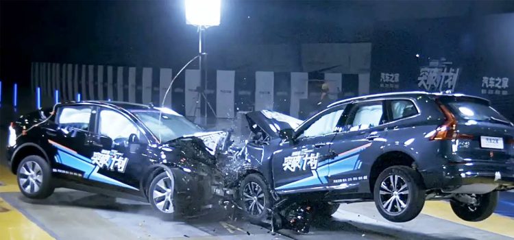 Saab’s Safety Legacy Lives On: Tesla Model Y vs Volvo XC60 Crash Reveals Saab Engineer’s Genius 2 Tesla Model Y and Volvo XC60 collide head-on, vividly demonstrating the enduring safety heritage Saab engineer Petter Winberg brought to Tesla.