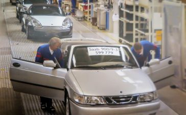 The Saab 9-3-900 Cabriolet on the production line in Uusikaupunki, Finland